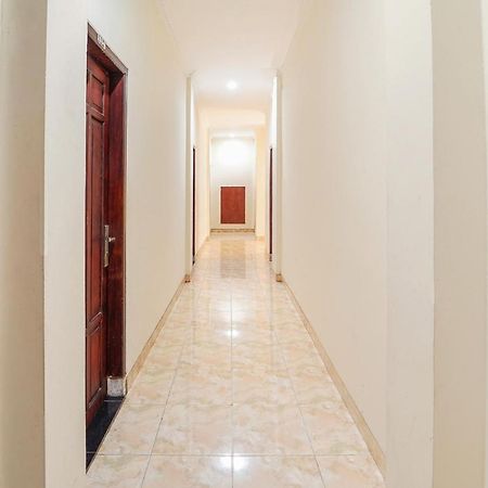 Oyo 231 Hotel Andita Syariah Сурабая Экстерьер фото