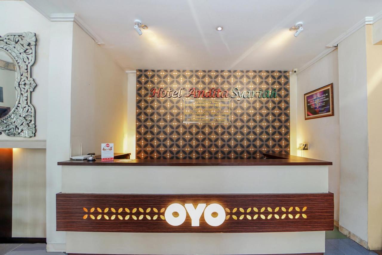 Oyo 231 Hotel Andita Syariah Сурабая Экстерьер фото