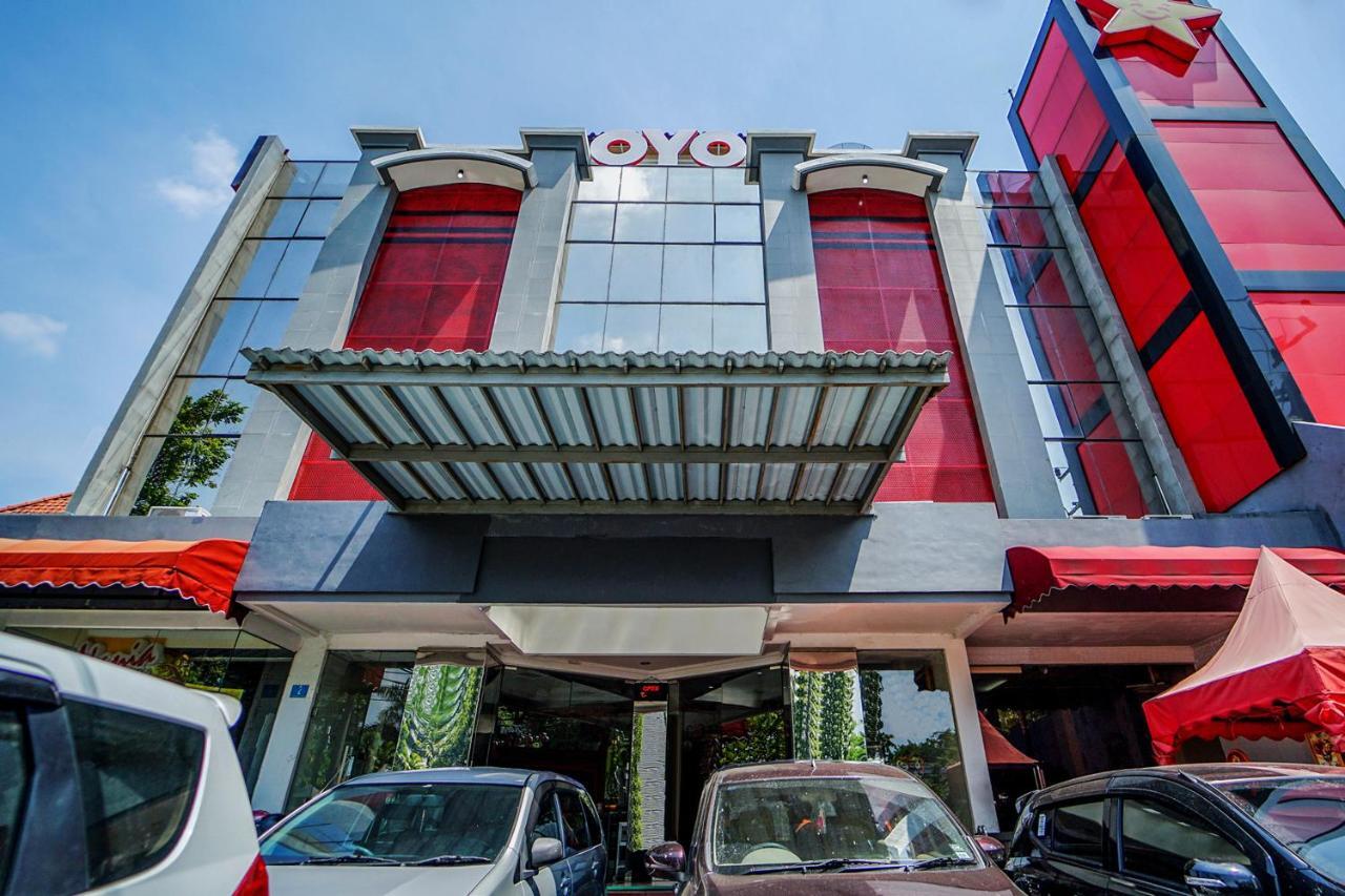 Oyo 231 Hotel Andita Syariah Сурабая Экстерьер фото
