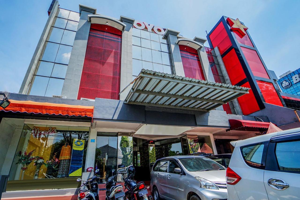Oyo 231 Hotel Andita Syariah Сурабая Экстерьер фото