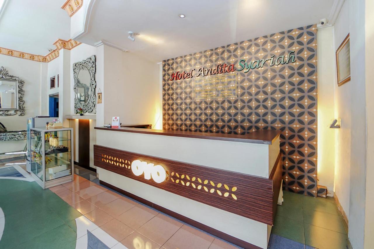 Oyo 231 Hotel Andita Syariah Сурабая Экстерьер фото